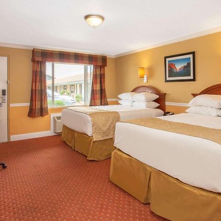 Travelodge By Wyndham Hawthorne Exterior foto